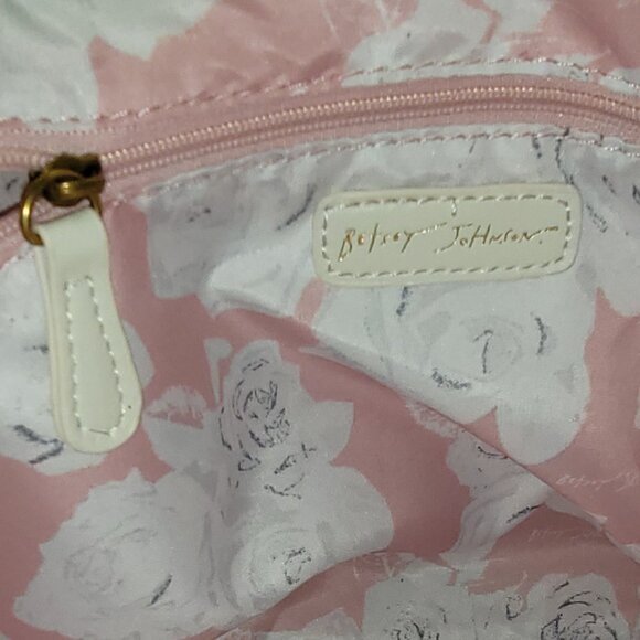 NWOT Betsey Johnson Women's Icon Stud  Off White Tote Bag w/Removable Black Bow - Picture 6 of 15